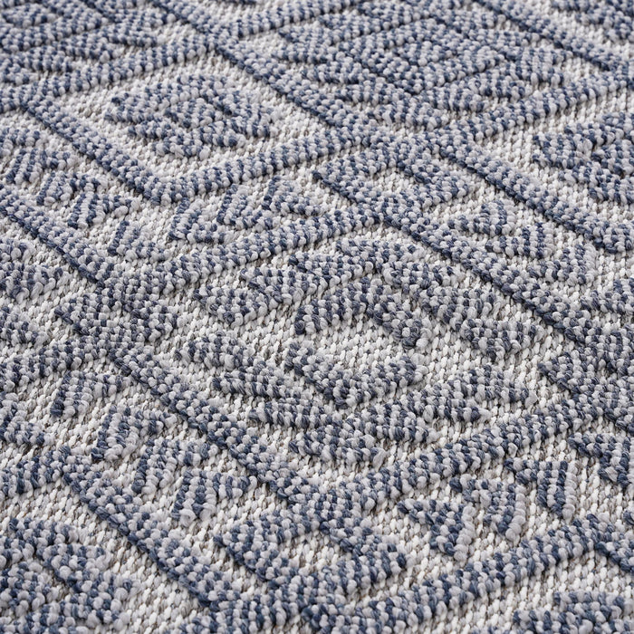 Guros - Trendy Traditional Indoor / Outdoor Rug